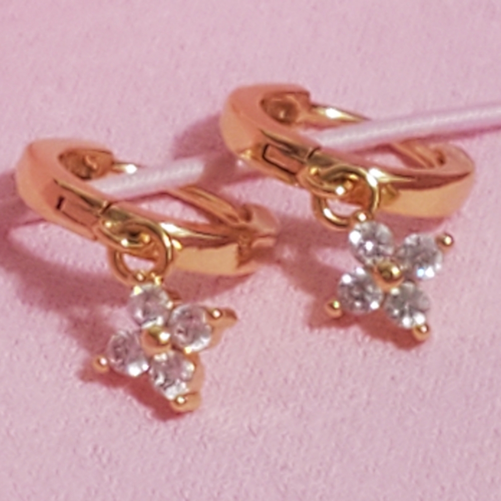 NEW Clover Mini Hoop Earrings